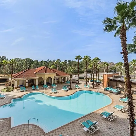 Stylish Resort Studio Near Parks